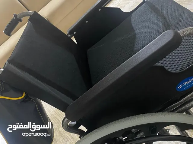 للبيع سرير وكرسي متحرك