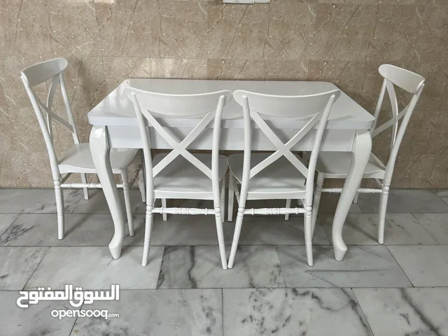 ميز طعام تركي + كراسي عدد 4 بلاستك عاج قوي