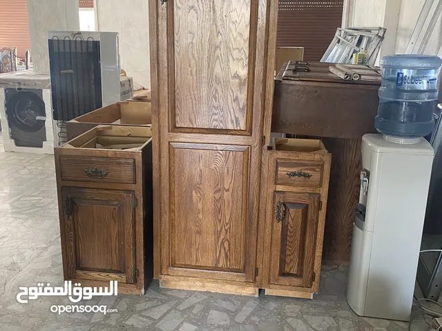 خزائن مطبخ خشب زان صلب بحالة ممتازة