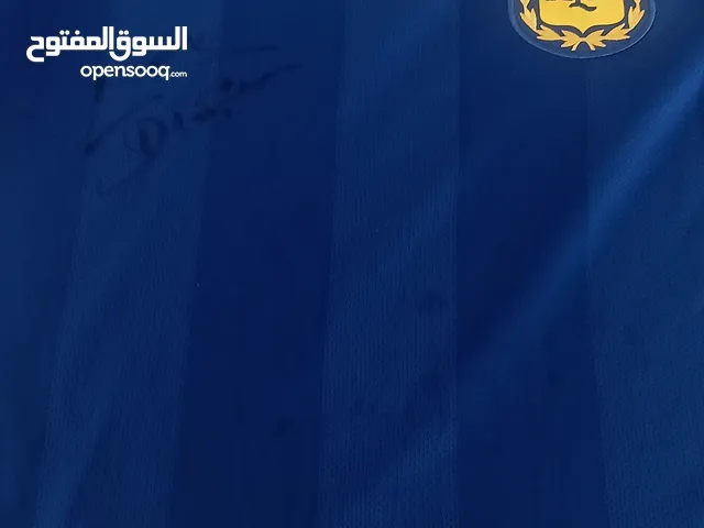 تيشرت الأرجنتين بتوقيع مارادونا قياس L