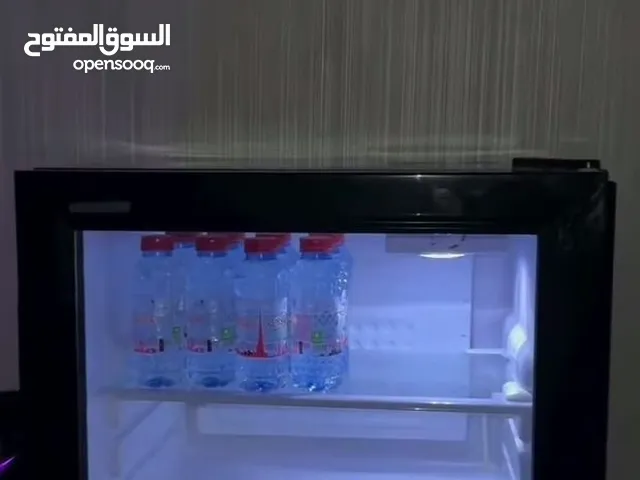 ثلاجة مكاتب صغيرة