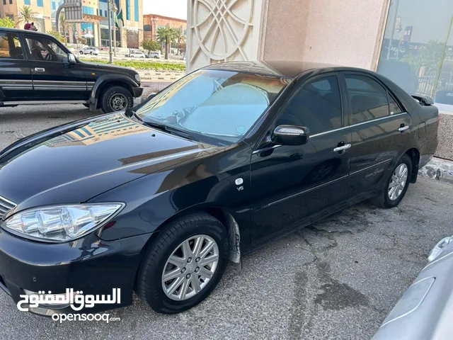 تويوتا كامري 2005 ممشي 370  السعر 15000