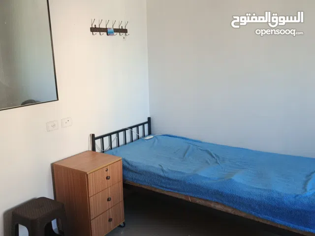 غرفة برايفت في سكن شباب مشترك