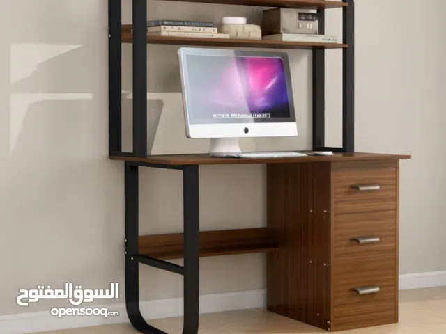 طاولة حاسوب مع رفوف اضافية