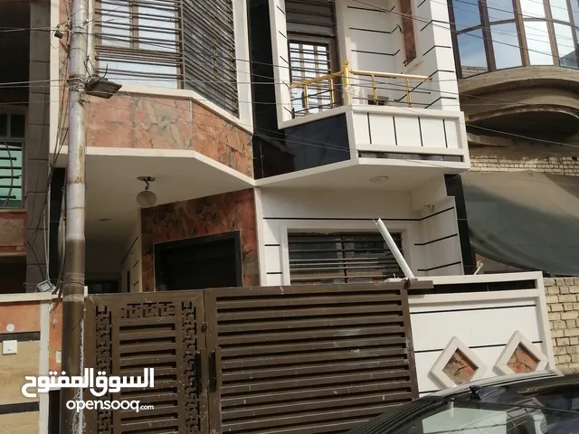 62 m2 3 Bedrooms Townhouse for Rent in Baghdad University