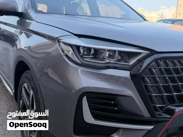 2024 في جي في U75بلس