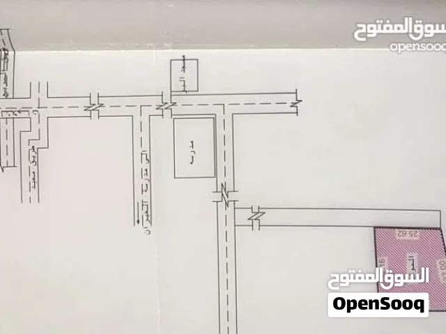 يوجد اراض في السراج للبيع في شارع البغداي مقسم كله فيلات مساحت الارض 867 متر للاستسفار علي الرقم 094