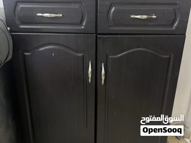 للبيع خزانة أحذية مستعملة