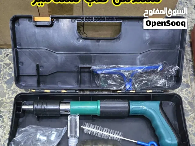 مسدس تثبيت المسامير على اصعب الاسطح الحديدية او البلاستيك او الخشب او الصبة اوالبلك او المعدن يثبت ب