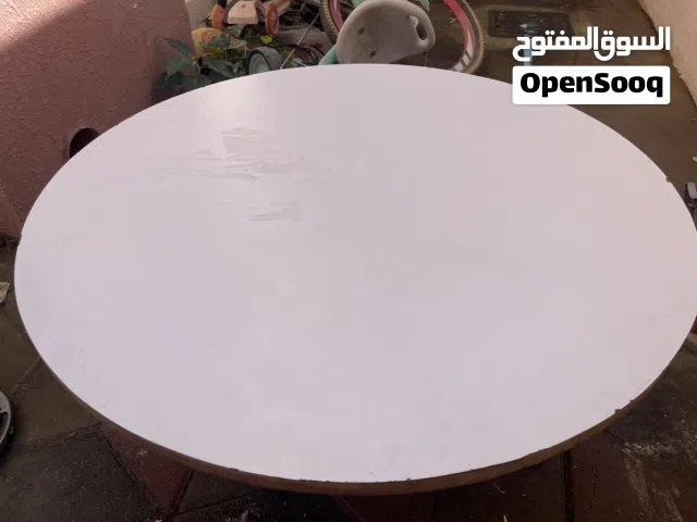 طاوله صغيره لجميع الاستخدامات