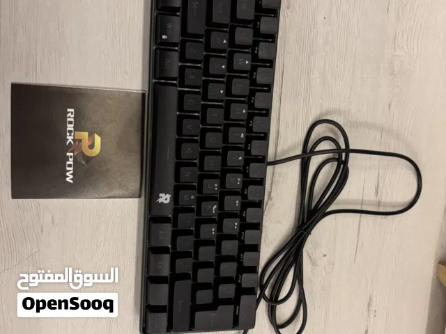 كيبورد للبيع بسعر مناسب للتوصل خاص نظيف + سريع + مرتب من ماركة Rock Row استعمال خفيف جدا ممتاز