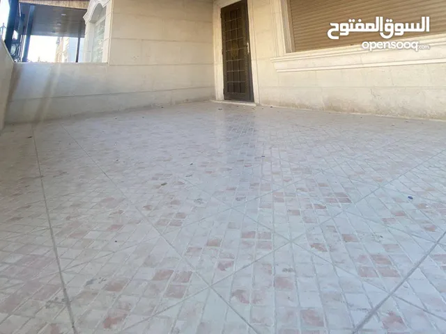 شقة ارضية بناء حديث مستقلة تراس / كراج خاص / وحدائق قرب كل الخدمات اجار مغري لا يعوض في ضاحية الاقصى