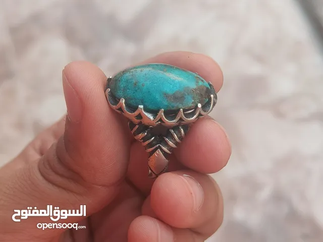 خاتم فضة فيروزي ايراني أزرق مائل للأخضر (درجة شائعة للفيروز الطبيعي)