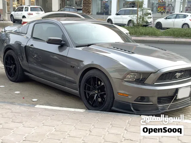 2014 فورد موستانج V6