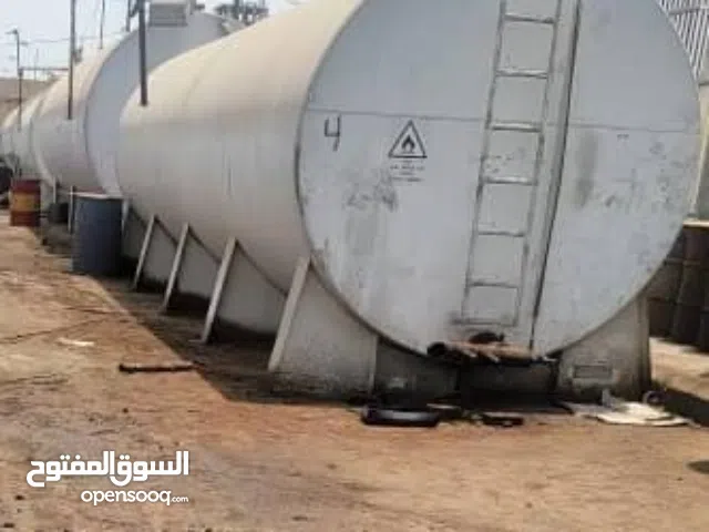 خزانات للبيع