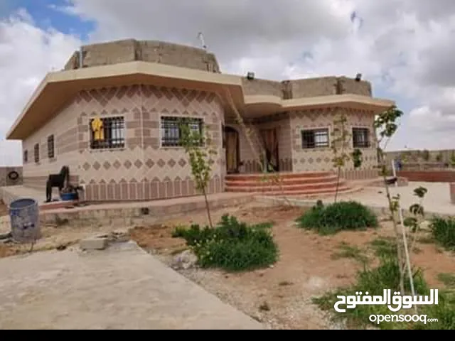 350 m2 More than 6 bedrooms Townhouse for Sale in Madaba Other