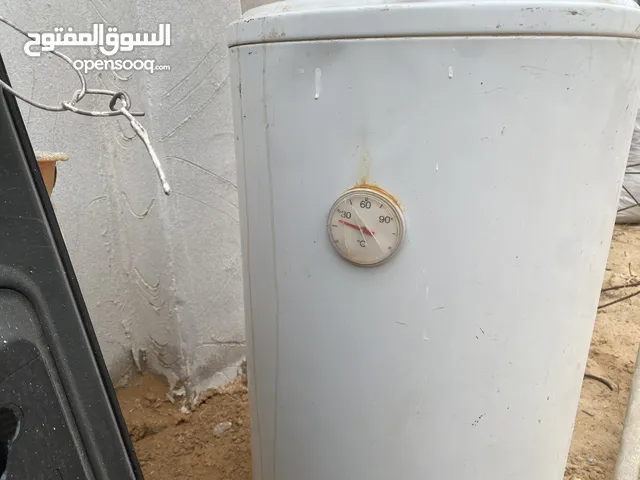 سخانة ايطاليا تسخن امورها تمام فيها شوي تقطير تبي لححام وغسالة عدسة حوايج مطورها كويس تشتغل هيكل بس