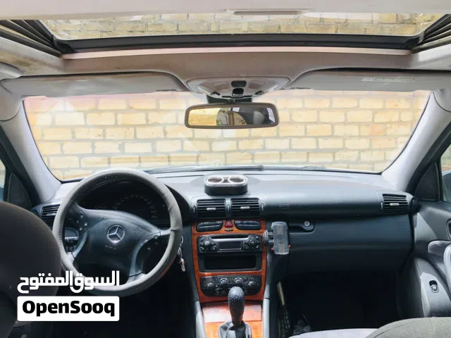 2004 مرسيدس بنز الفئة-C C 180