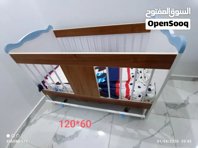 سرير اطفال بالفراش