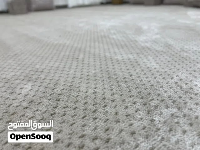 سجادة موكيت  فندقي منقط اربع في اربع ونص جديدة