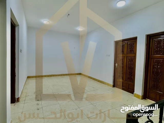 150 m2 4 Bedrooms Townhouse for Rent in Basra Other