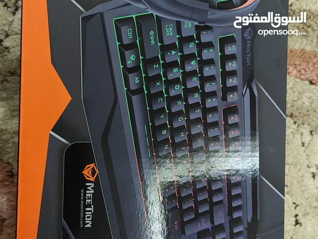 كيبورد وماوس وسماعه وماوس باد للبيع بسعر ممتاز 190دينار