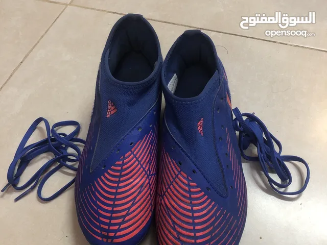 Adidas predator 15 dinar BD ‏ ‏قابل للمفاوضة  negotiable price