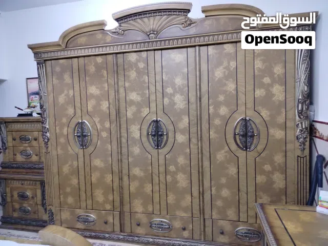 غرفة نوم ملكية للبيع استعمال خفيف
