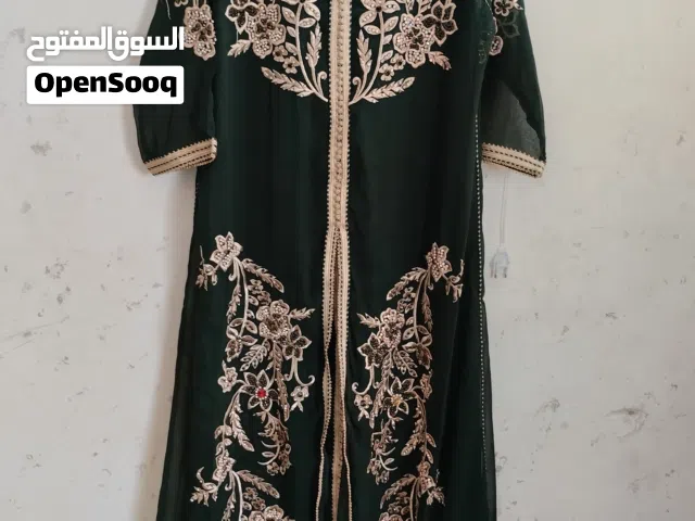 فساتين سهره مستعملة للبيع