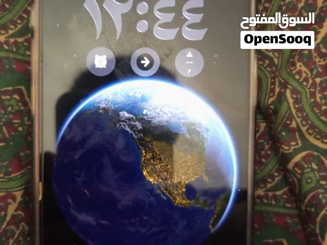 آبل iPhone 13 Pro تركواز بحالة سيئة مع شاحن وذاكرة 256 جيجابايت