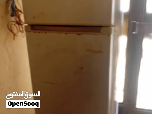 ثلاجة للبيع
