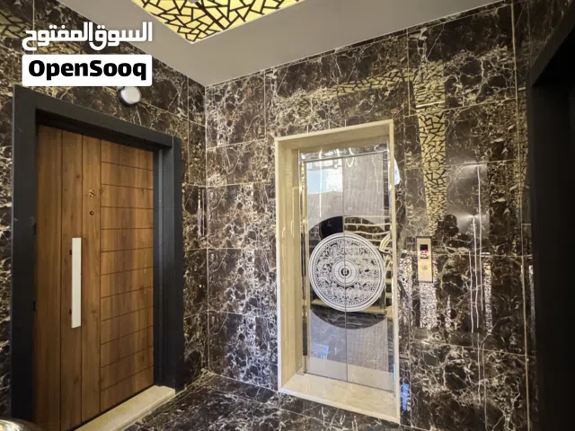 شقة  للبيع طابق ثاني مساحة 165م بإطلالة دائمة للبيع في اجمل مناطق صويلح بالقرب من الجبيهة بسعر مغري