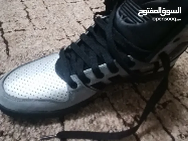 40.5 Sport Shoes in Zarqa