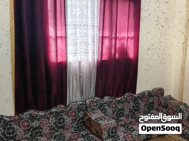 جلسه عربيه مع الطاوله والبرادي
