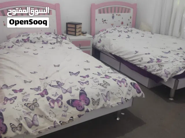 غرفة بنات تختين + خزانة + مكتب +بسعر مغري