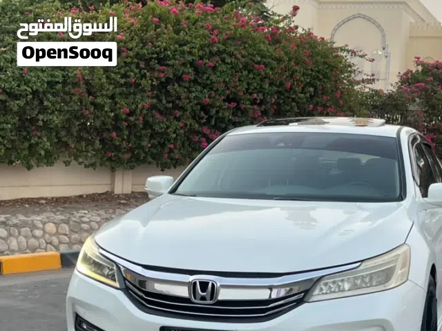 2017 هوندا اكورد Touring