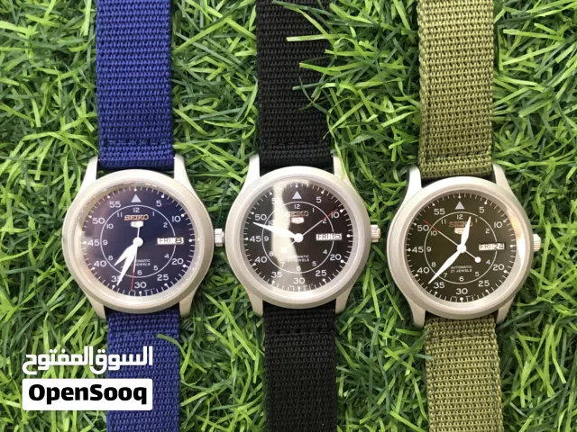 Seiko 5 Military dail watch. original automatic. Japan made. size 39. super clean. no scratch.