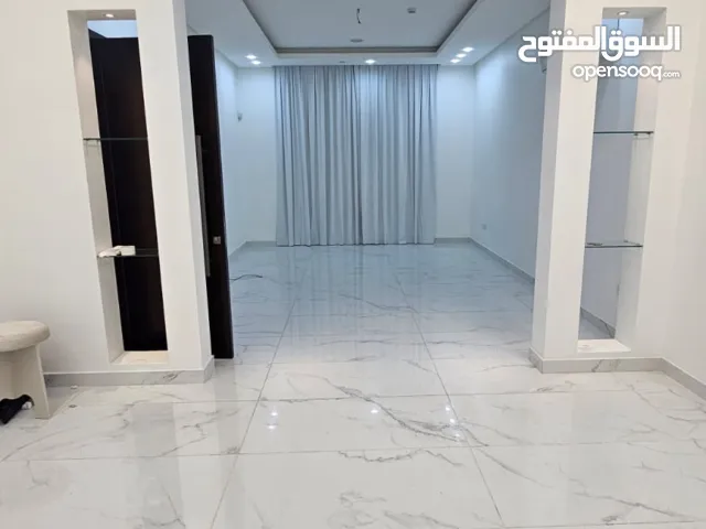 220 m2 3 Bedrooms Apartments for Rent in Muharraq Arad