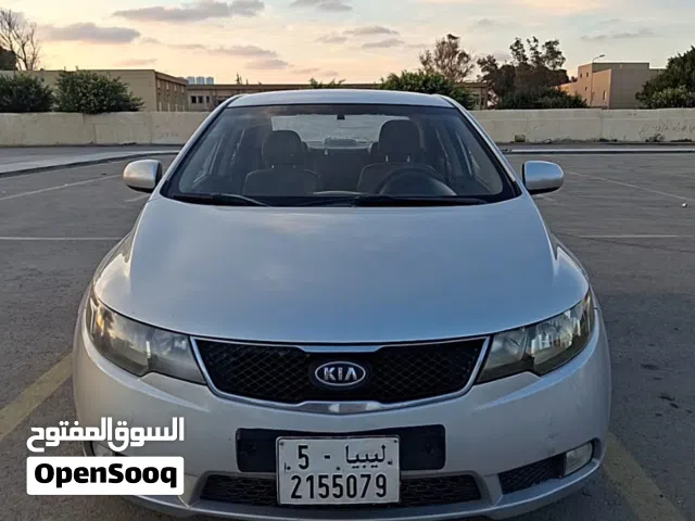 كيا سيراتو للبيع نظيفة