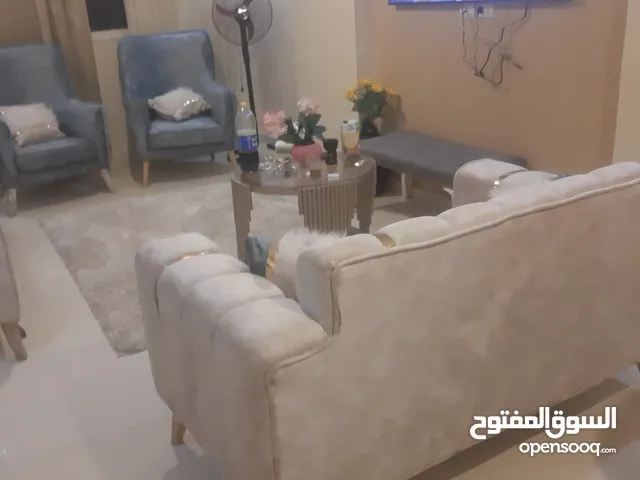 شقة للايجار مفروشه بالكامل محطه حسن محمد فيصل برج شيك