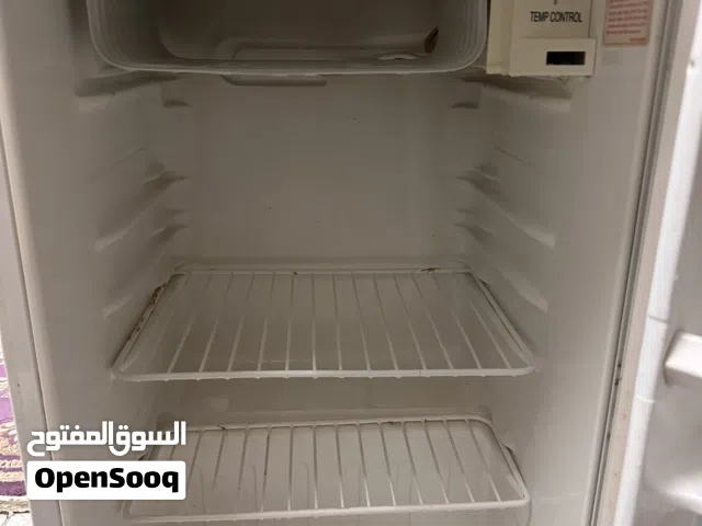 ثلاجة بحالة ممتازة