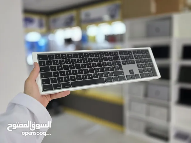 ماجيك كيبورد 2 (كبير) - مستعمل بحالة ممتازة