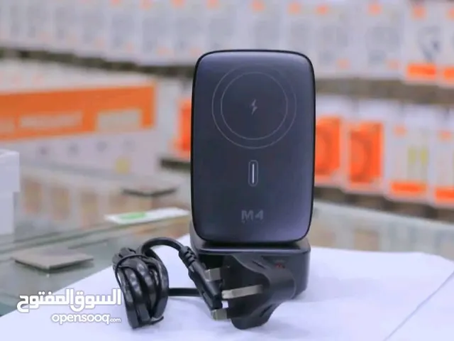 شاحن وايرلس وكاله فائق السرعه مع مخرجين يو اس بي سريعه ومخرجين تايب سي سريعه ومخرج للآيفون