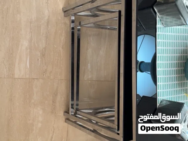 طاولات خدمة عدد 3 بحالة ممتازة