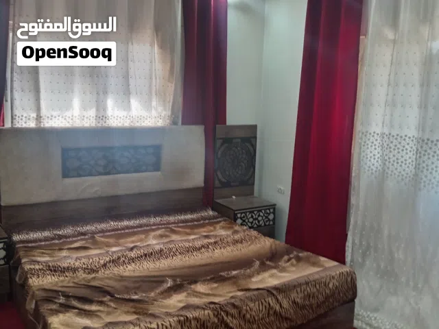 تخت +برادي +موكيت+مراي+كومادينا عدد2  للبيع للتواصل