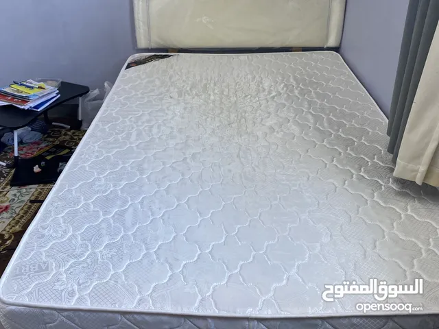 سرير بحاله ممتازه مقاس 90 *120