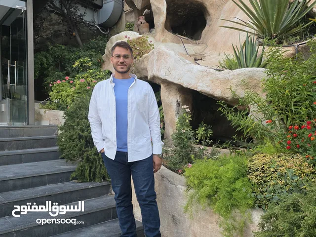 مدرس لغة عربية