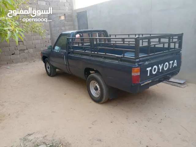 Toyota Hilux 1988 in Ghat