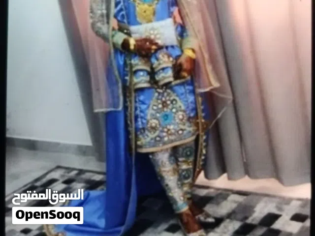 عمانيه للبيع ملبوسه مره وحده