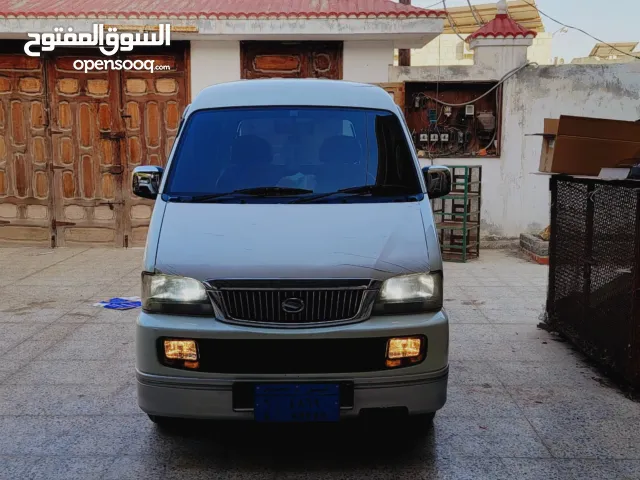 باص سزوكي لاندي